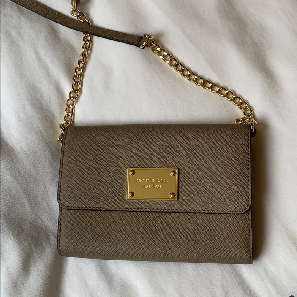 Michael Kors Jet Set Crossbody Purse - Picture 6 of 7